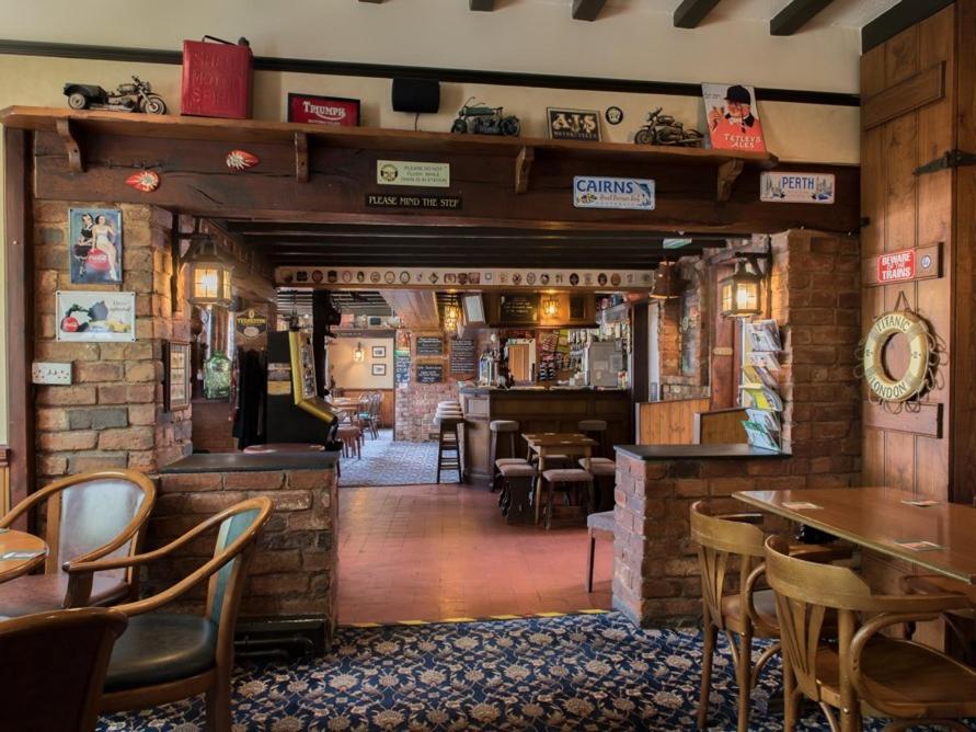 The Olde Peculiar Hotel Rugeley Buitenkant foto