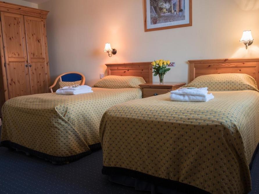 The Olde Peculiar Hotel Rugeley Buitenkant foto