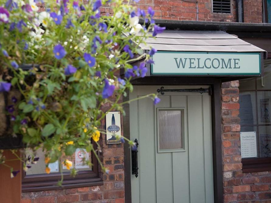 The Olde Peculiar Hotel Rugeley Buitenkant foto